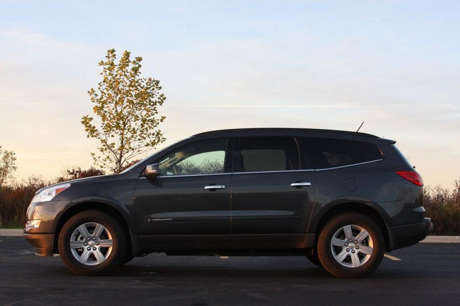  Chevrolet Traverse LT 2009 года  (фото 3 из 37)